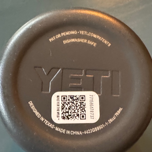 YETI Matte Grey Tumbler Skadden with straw top - Picture 3 of 5